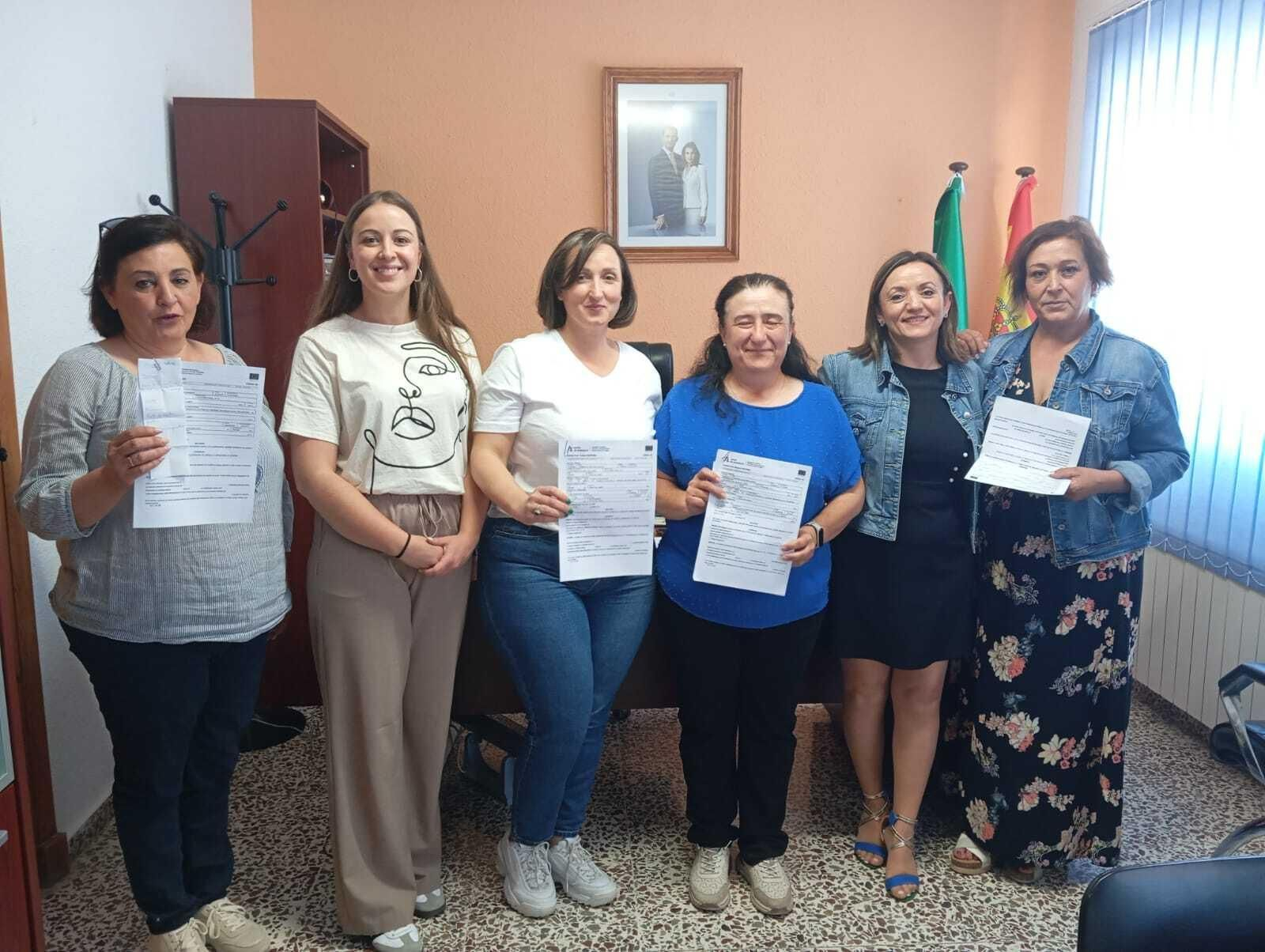 Limpiadoras y trabajadoras de ayuda a domicilio regularizadas en Cuevas del Campo Limpiadoras y trabajadoras de ayuda a domicilio regularizadas en Cuevas del Campo
