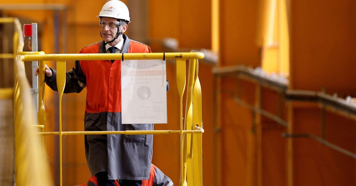 Francia defiende la continuidad del programa del caza europeo FCAS en el que están implicados Airbus o Indra