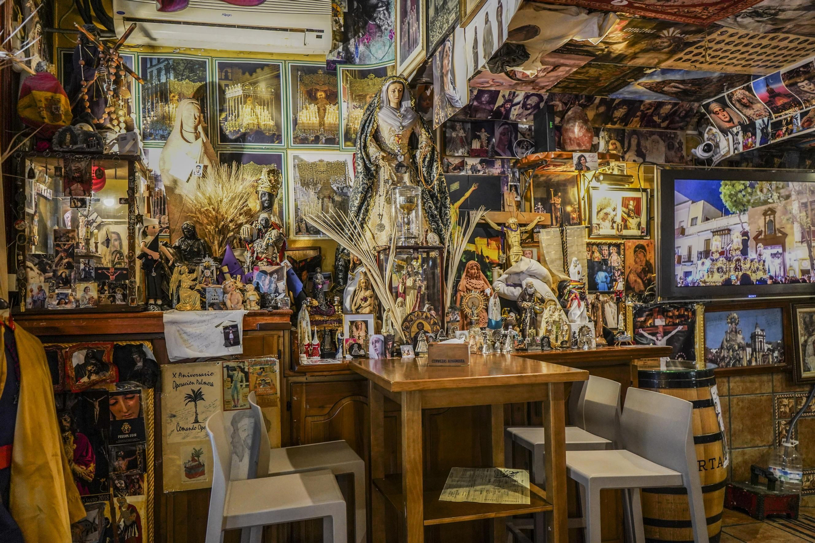 Bares cofrades de Granada para celebrar por todo lo alto la Procesión Magna