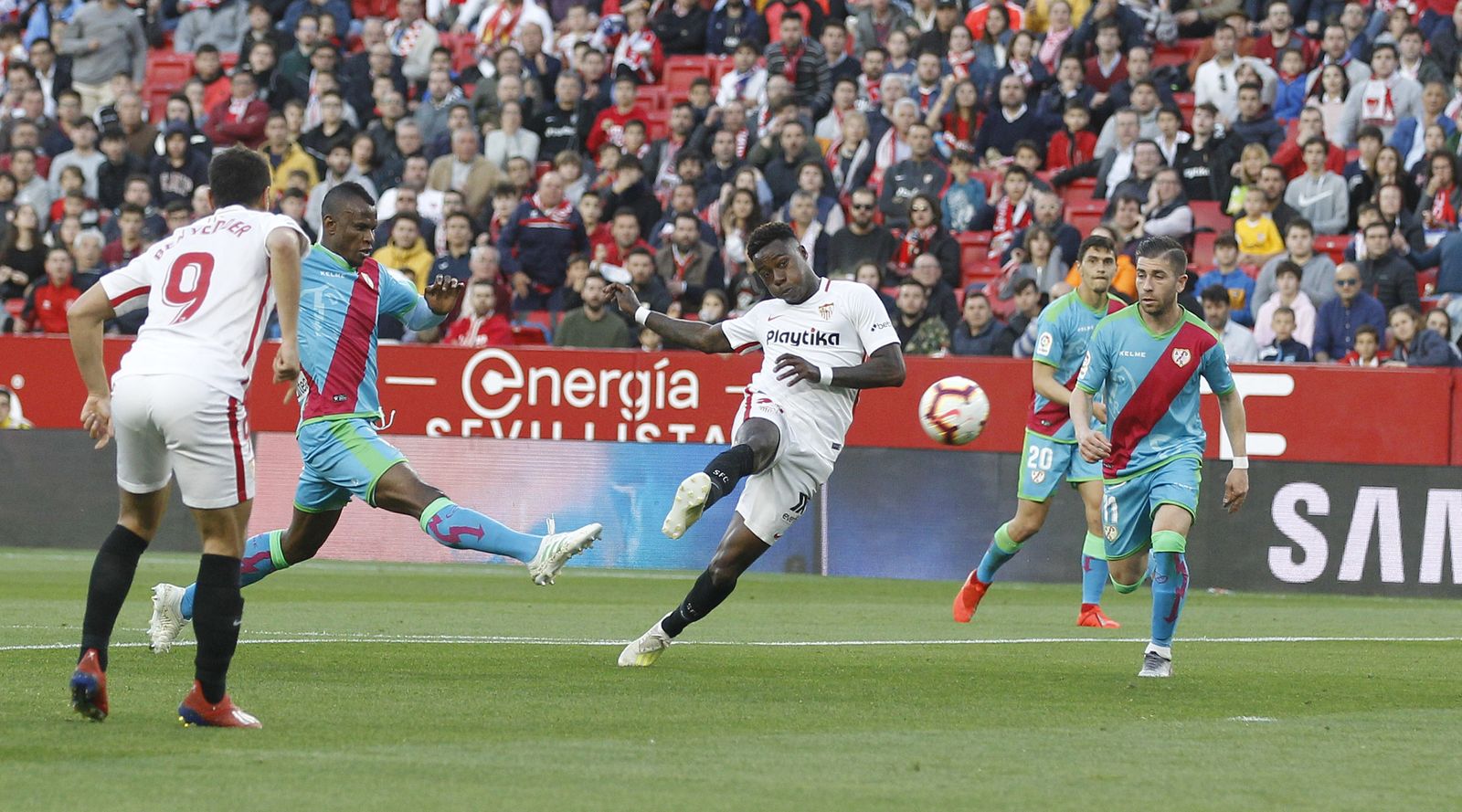 Todas las fotos del Sevilla-Rayo Vallecano