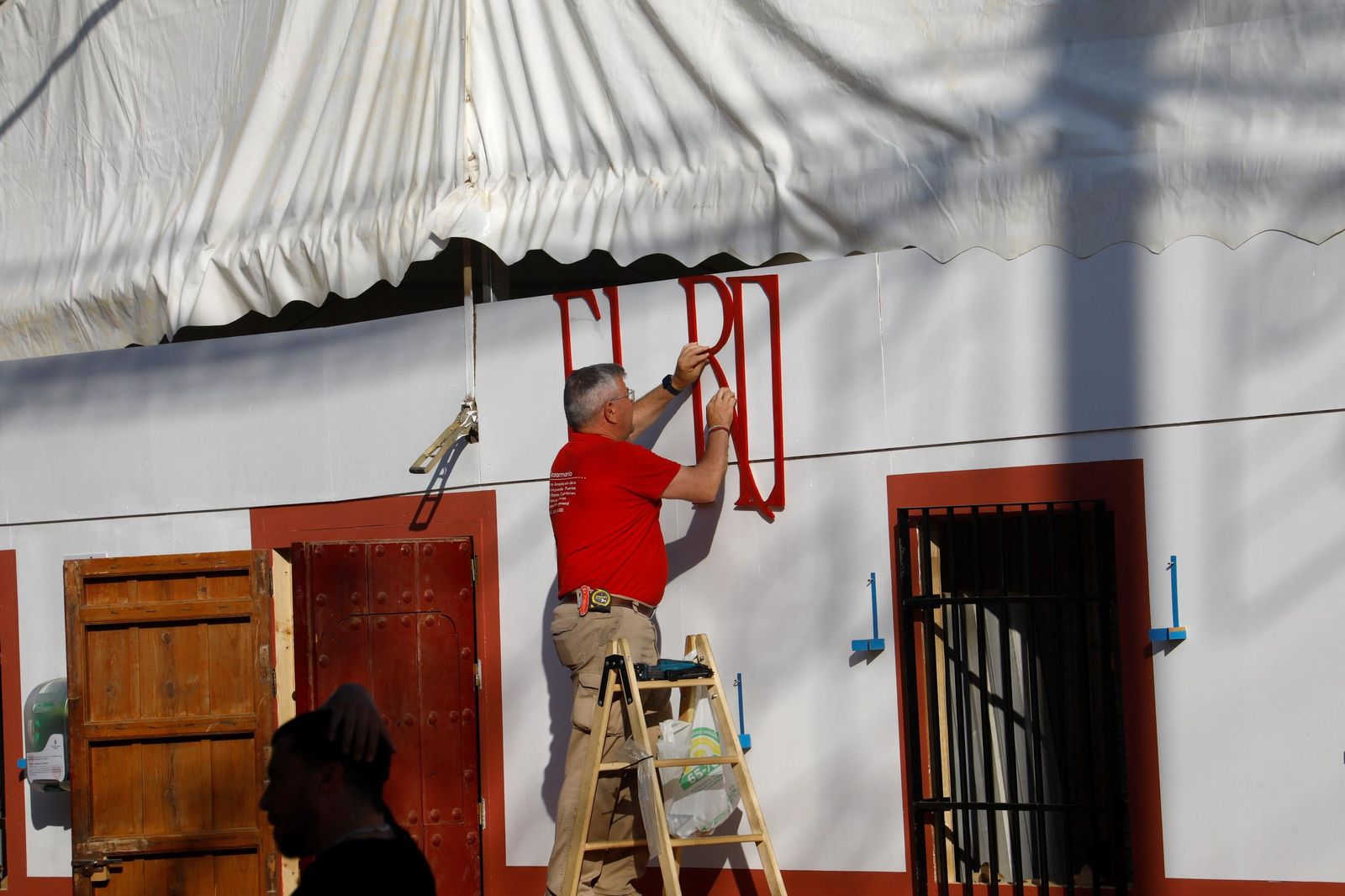 Los últimos retoques de la Feria, lista para acoger a los cordobeses