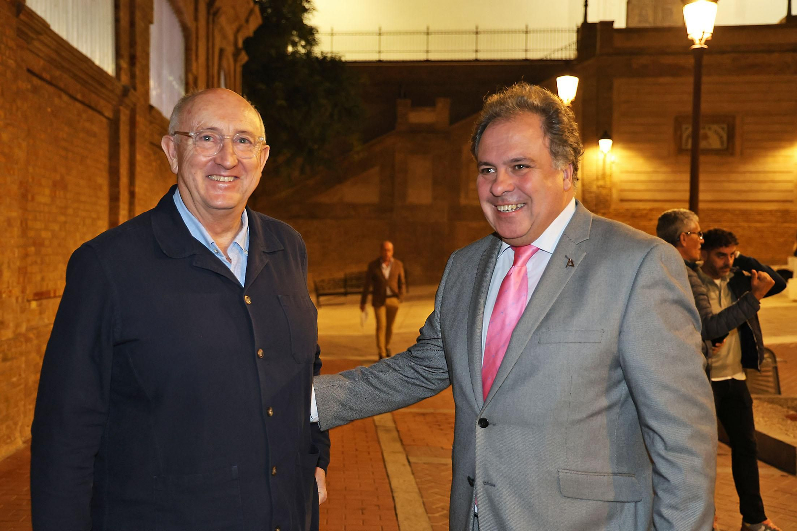 Imágenes de los invitados a la gala de los  37 premios Onubenses del Año