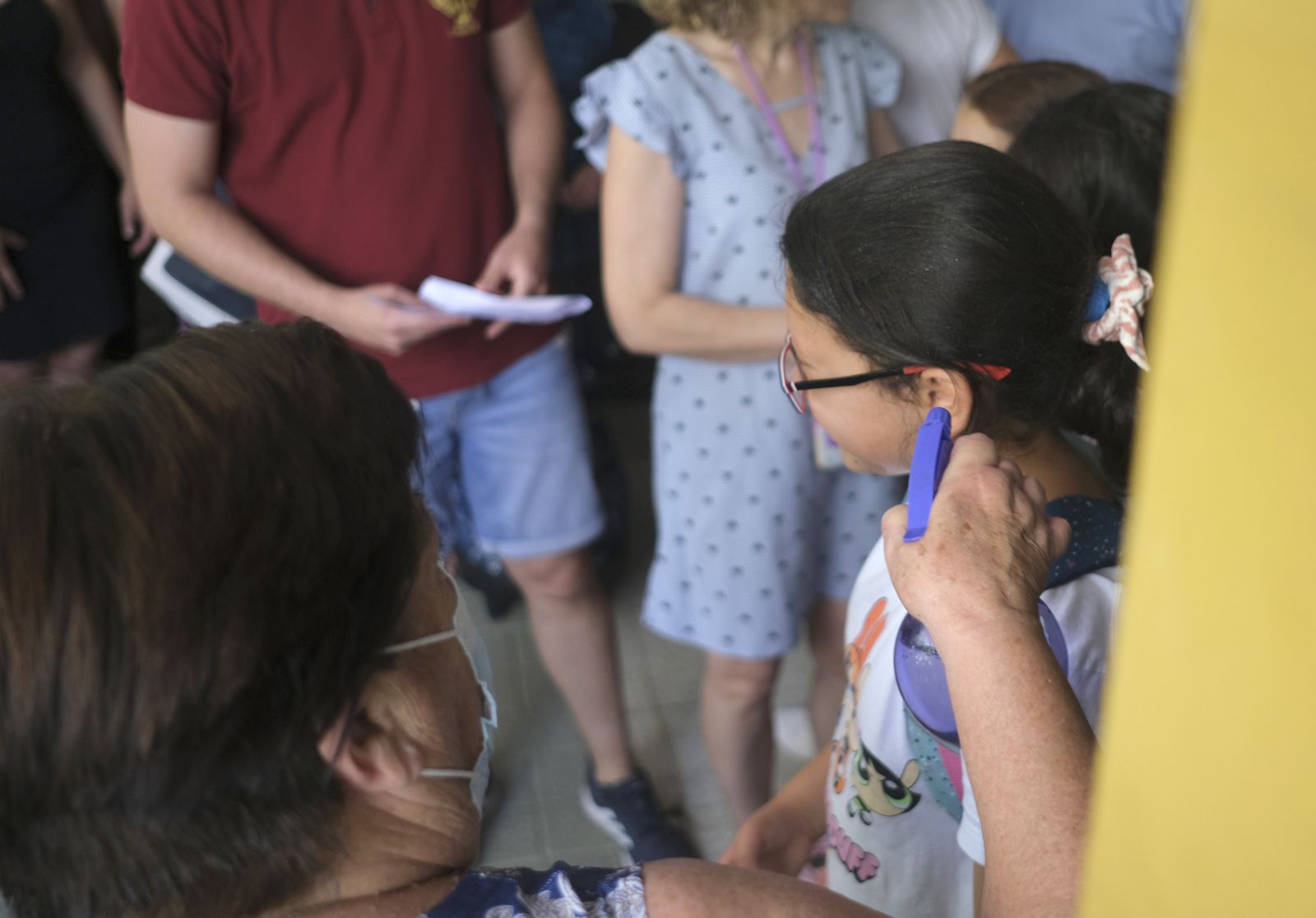 Protesta en el colegio Mediterráneo de Córdoba por los problemas de climatización, en imágenes