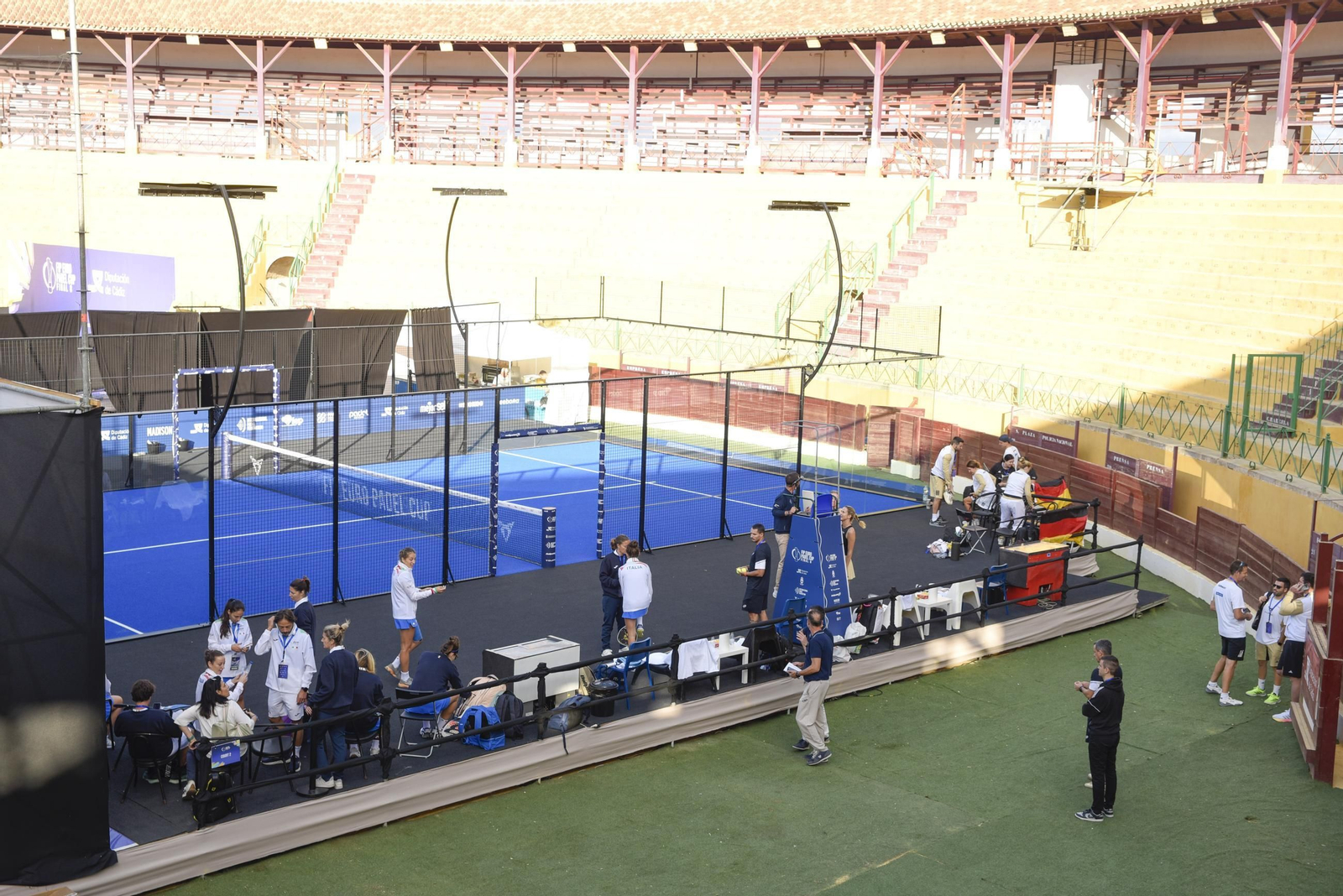 Fotos de la primera jornada del FIP Euro Pádel Cup de La Línea