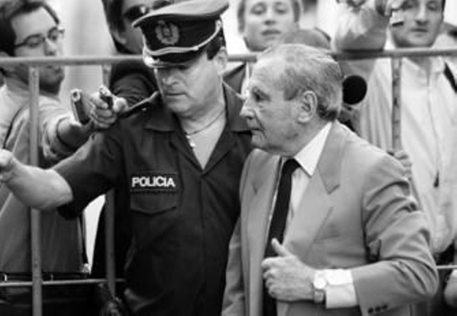 El ex dictador uruguayo Gregorio Álvarez, a su llegada a un juzgado de Montevideo.