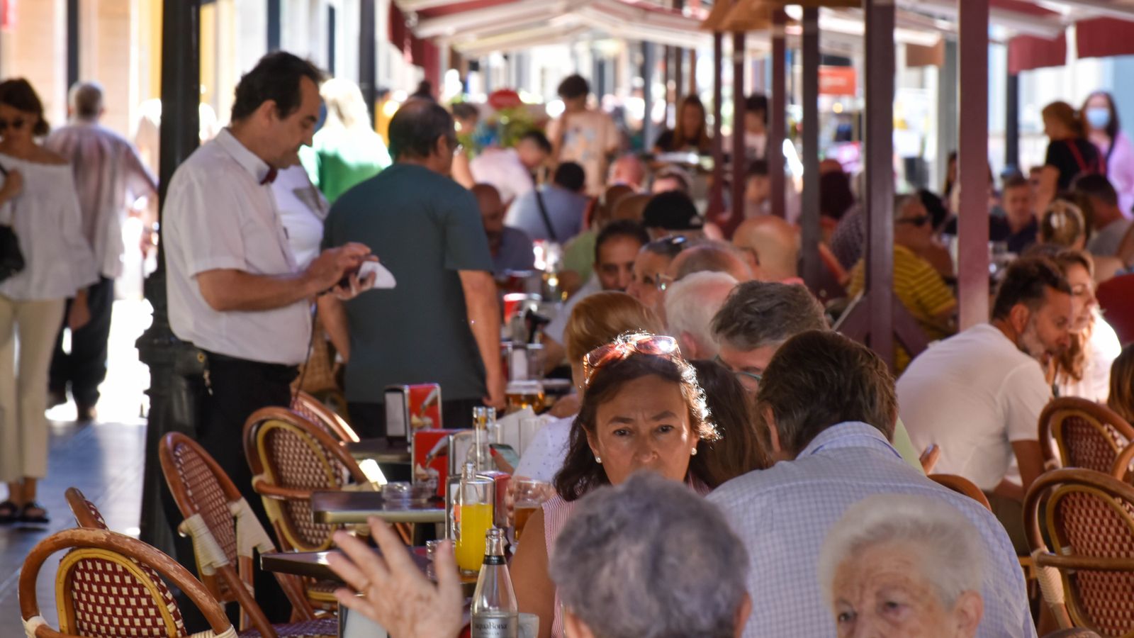 Las fotos del Sábado de Farolillos en el centro de La Línea