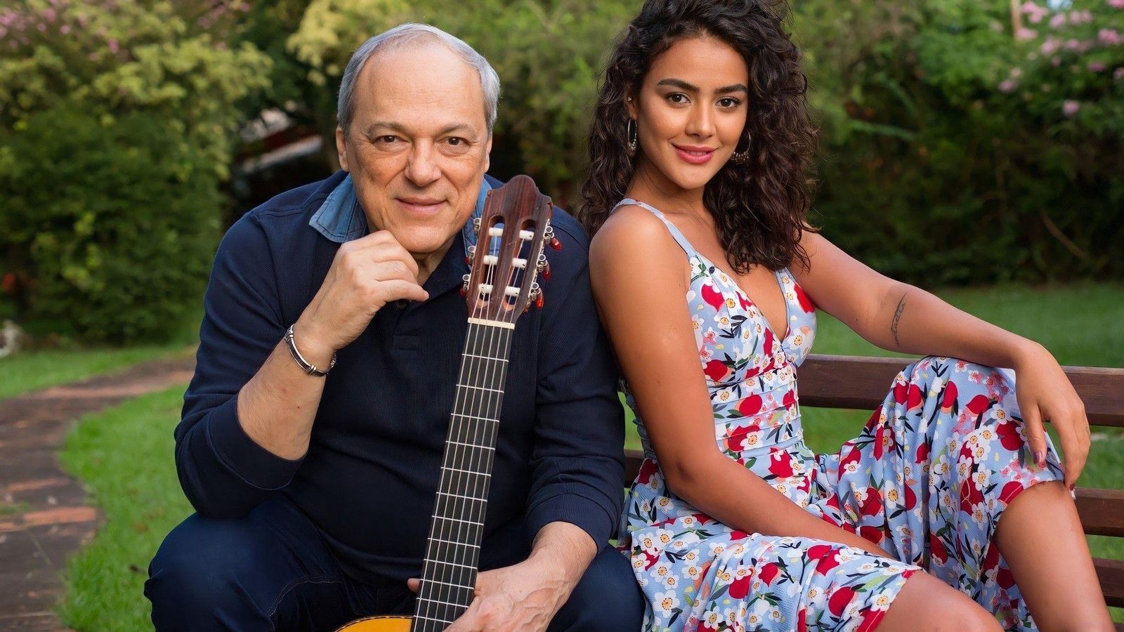 Toquinho junto a la cantante Camilla Faustino.