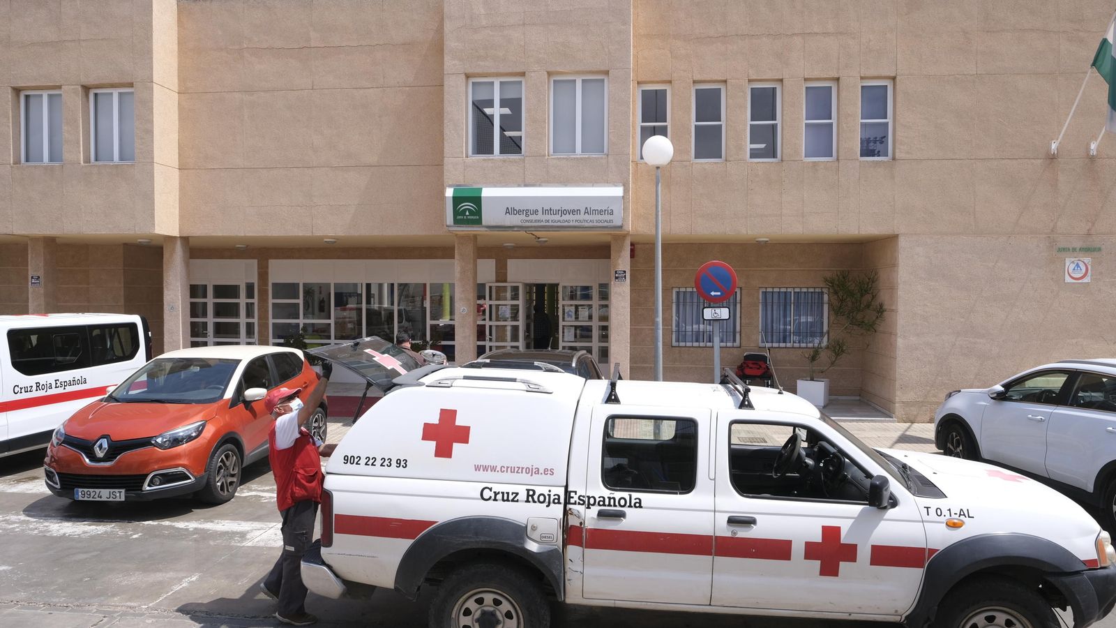 Cruz Roja gestiona ya el albergue Inturjoven para la acogida de migrantes en cuarentena.