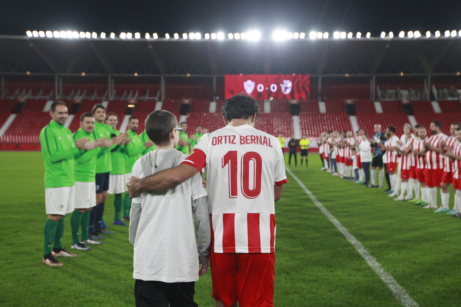 Imágenes del partido homenaje al 'eterno' capitán de la U.D. Almería, José Ortiz
