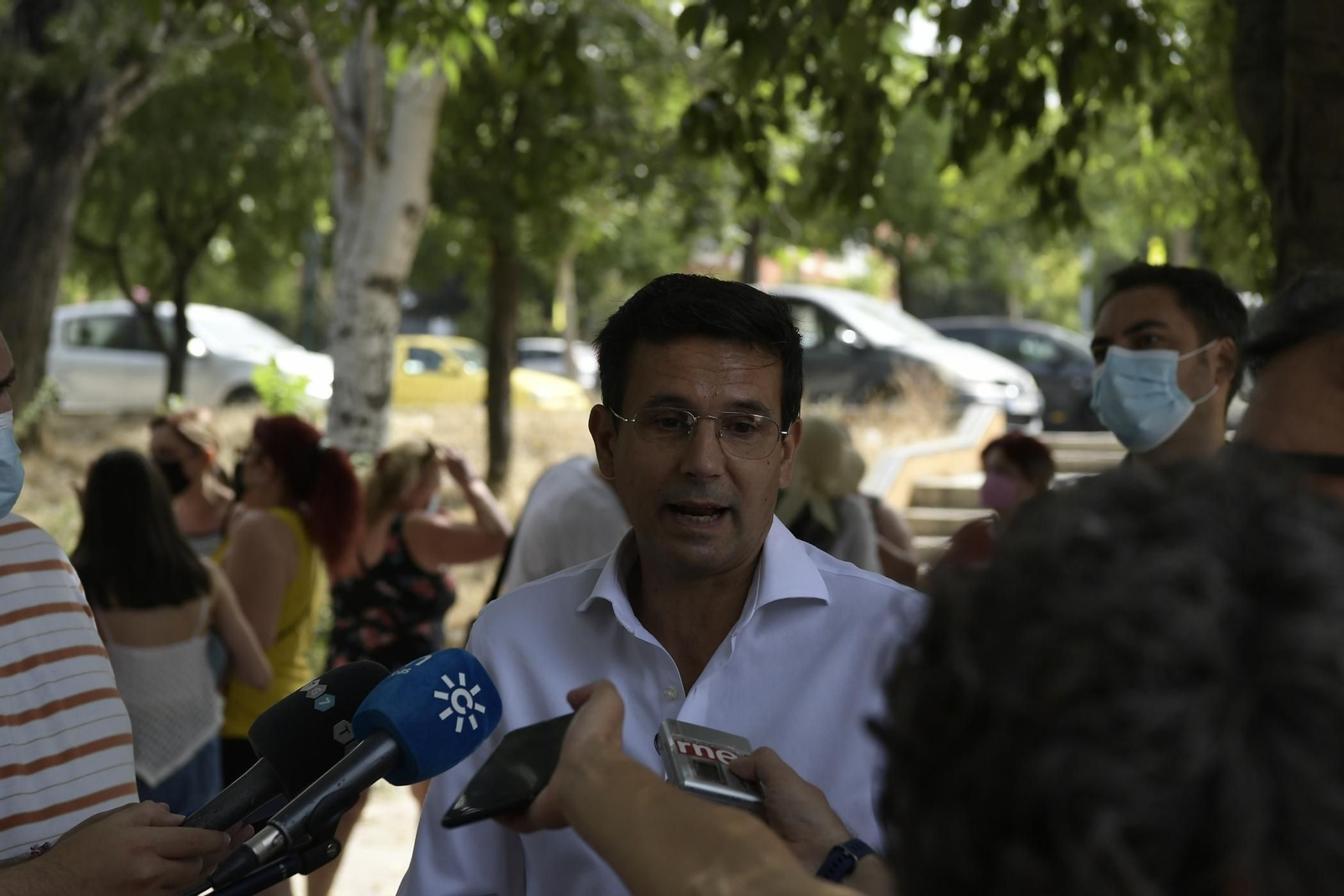 Paco Cuenca durante su primera visita de barrios como alcalde de Granada