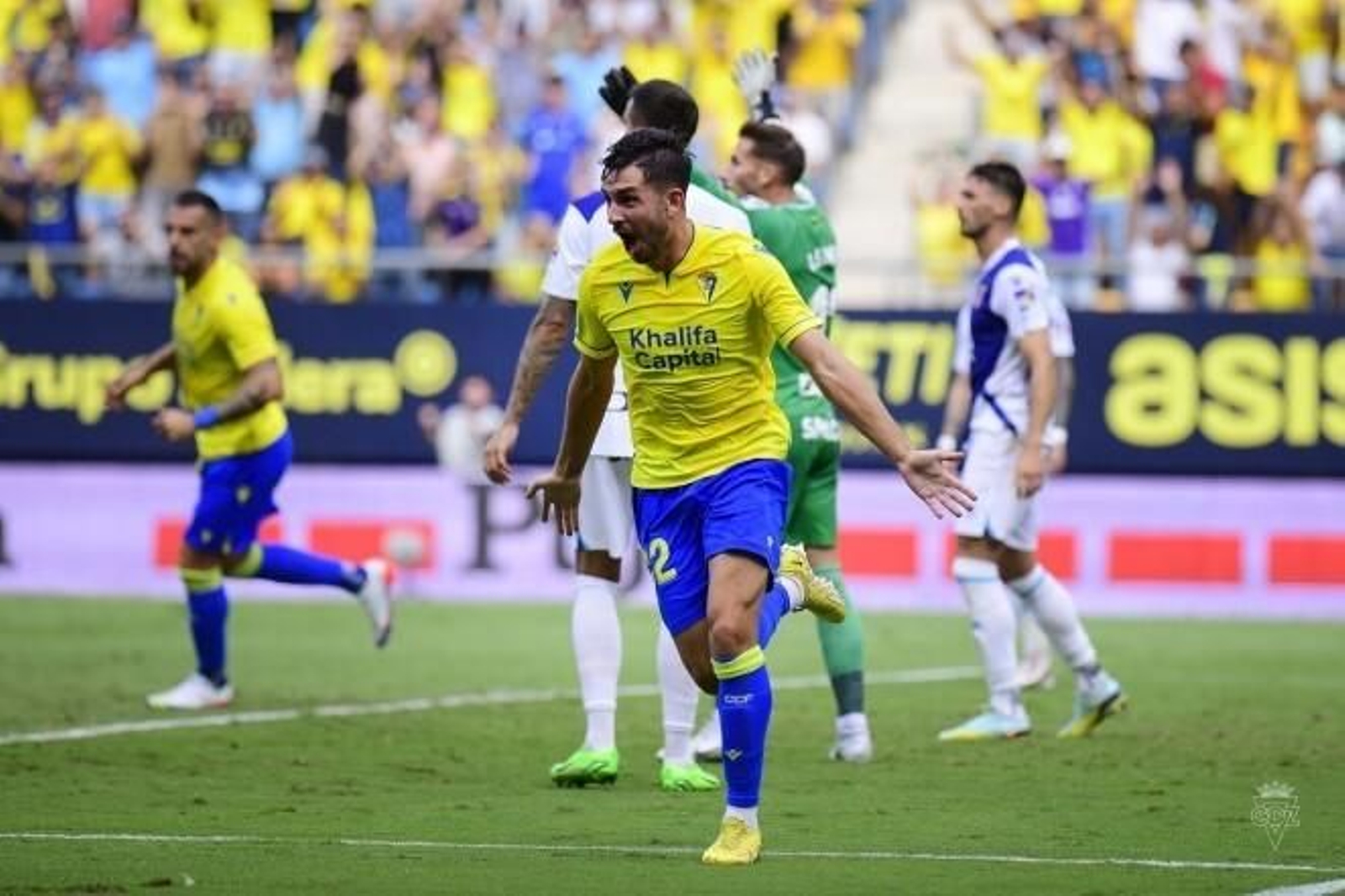 Víctor Chust, uno de los citados, celebra su gol ante el Espanyol.