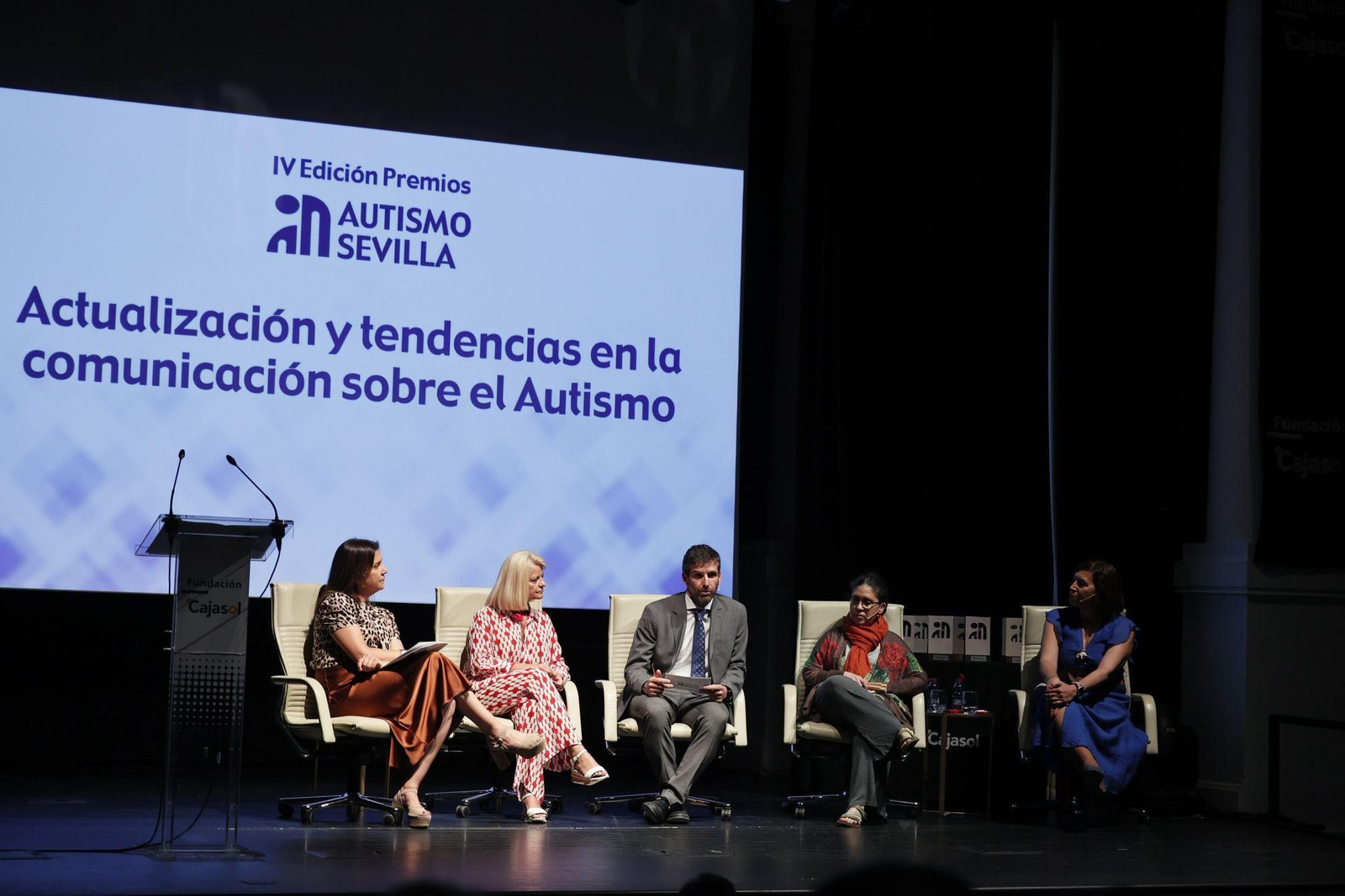 El acto contó con una mesa redonda previa a la entrega de galardones.