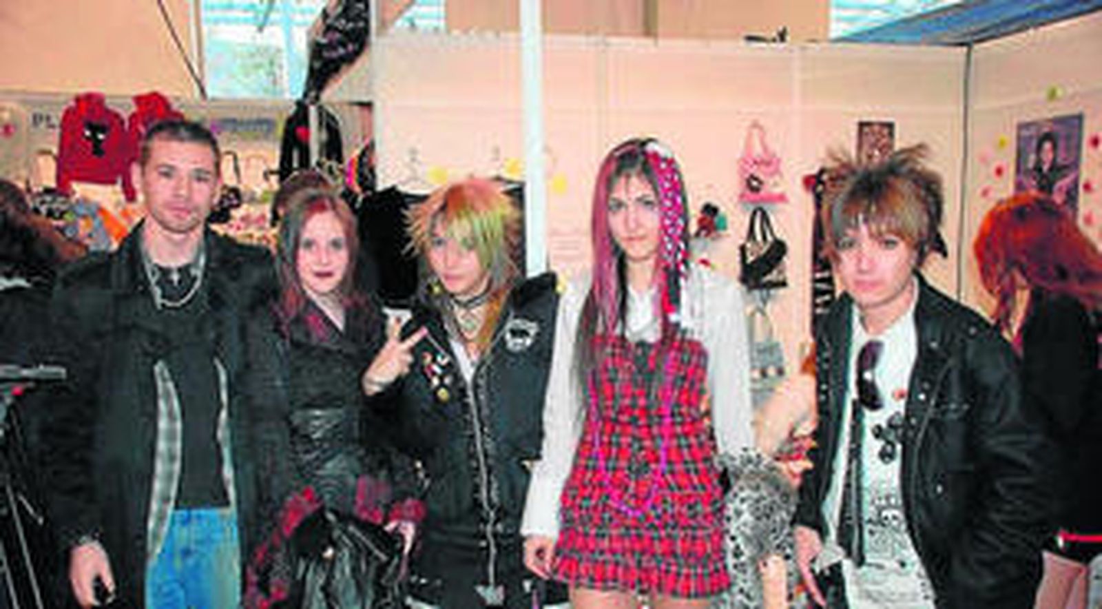 Un grupo de jóvenes en un encuentro similar en Tomares.