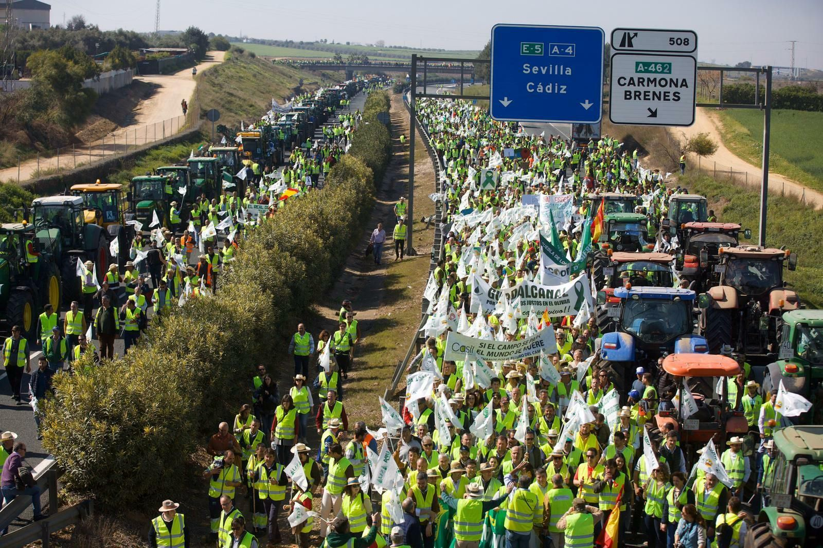 La tractorada en Sevilla, en imágenes