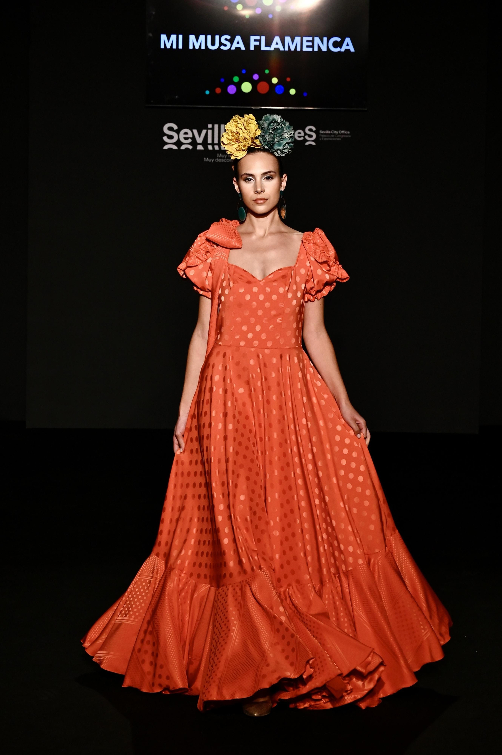 Moda flamenca 2024: Todas las colecciones de Emprende Lunares, en imágenes