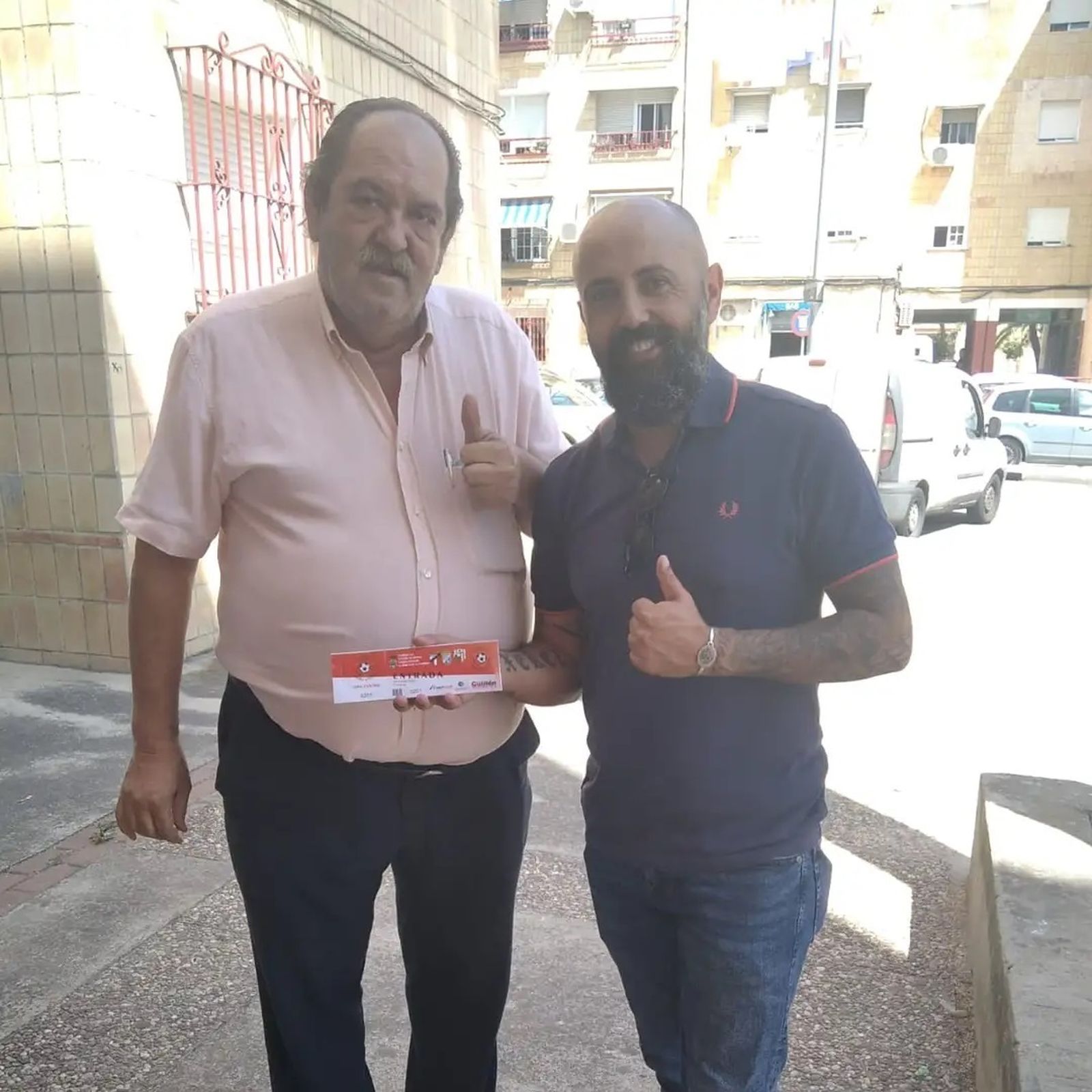 Andrés Oñate y Juan Luis Gil, en la sede del Xerez CD en La Granja.