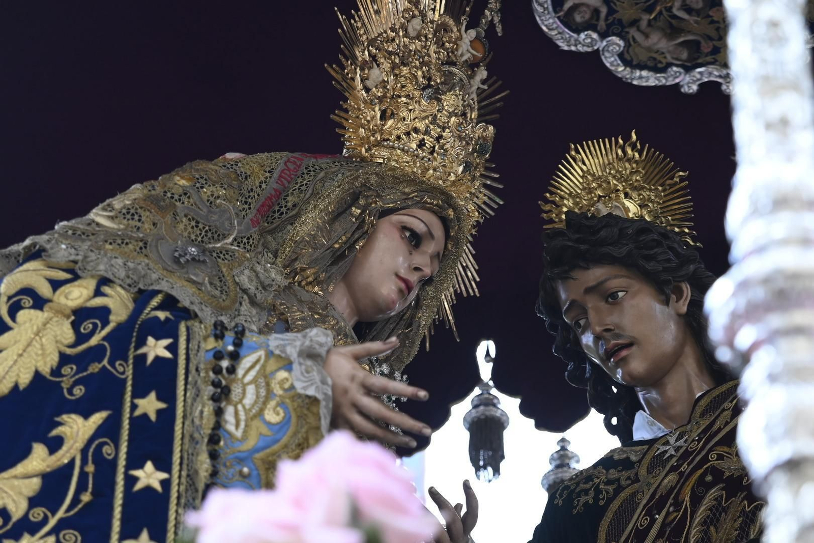 La procesión de la hermandad del Císter en el Martes Santo, en imágenes