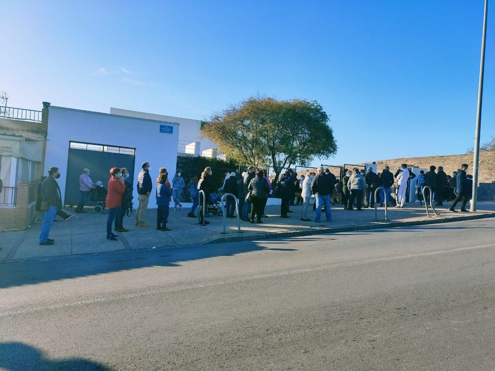 Colas en el centro de salud de San Telmo para la vacunación sin cita previa contra el covid.