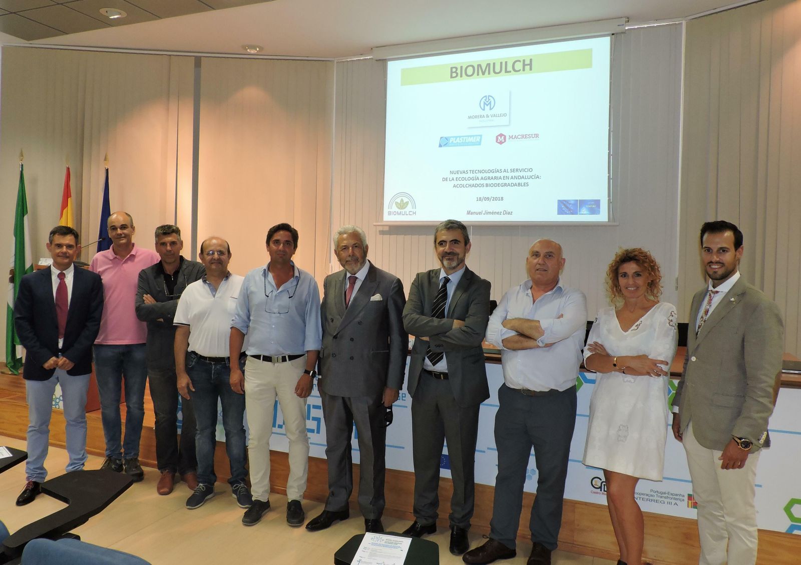 Manuel Jiménez, en el centro, junto al presidente de Morera & Vallejo Industrial, Antonio Morera Vallejo, y ponentes de la presentación del proyecto Biomulch.
