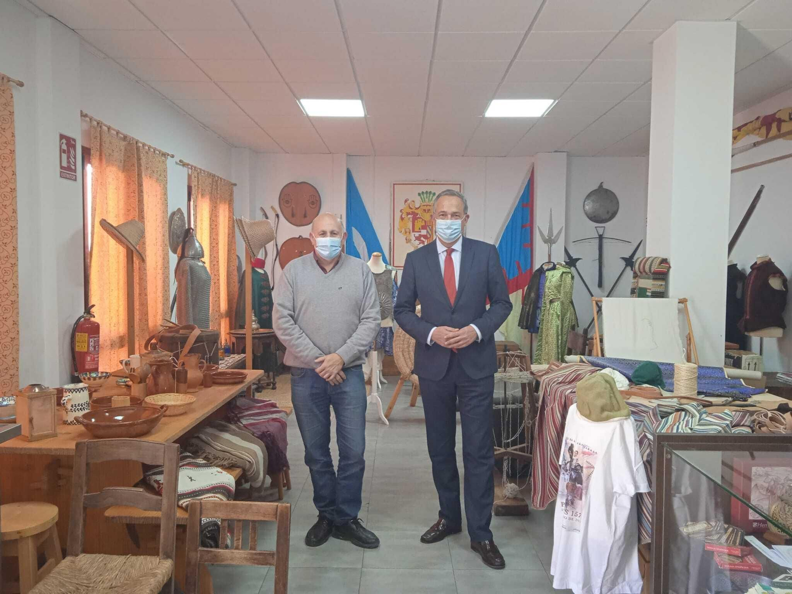 El delegado de Turismo junto al alcalde de Padules.