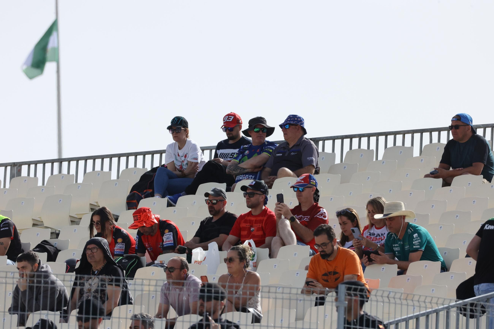 Ambiente del viernes en las gradas del Circuito de Jerez - Ángel Nieto