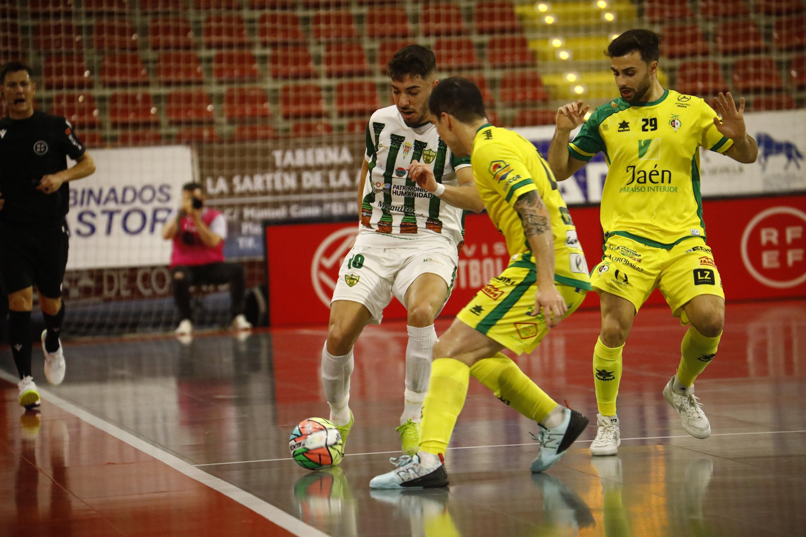 Las mejores fotos de la victoria del Córdoba Futsal ante el Jaén Paraíso Interior