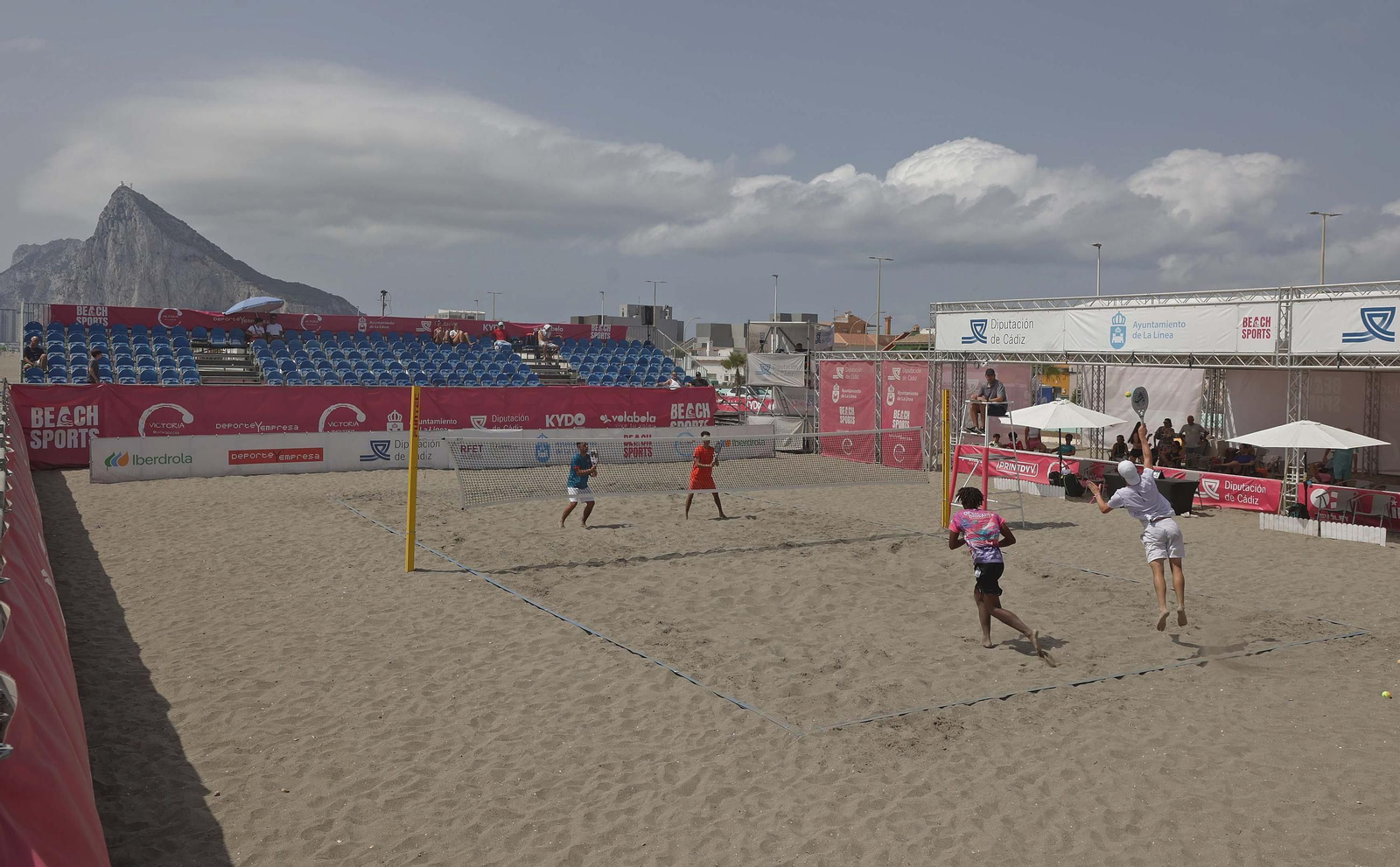 Fotos del ITF BT100 Diputación de Cádiz de tenis playa en La Línea