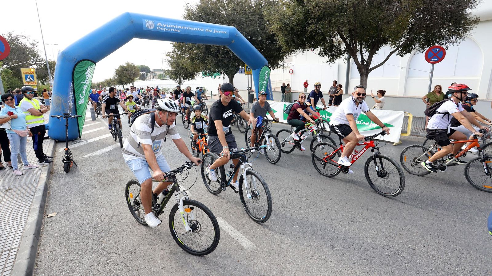 Búscate en el Día de la Bici Amistad por Jerez