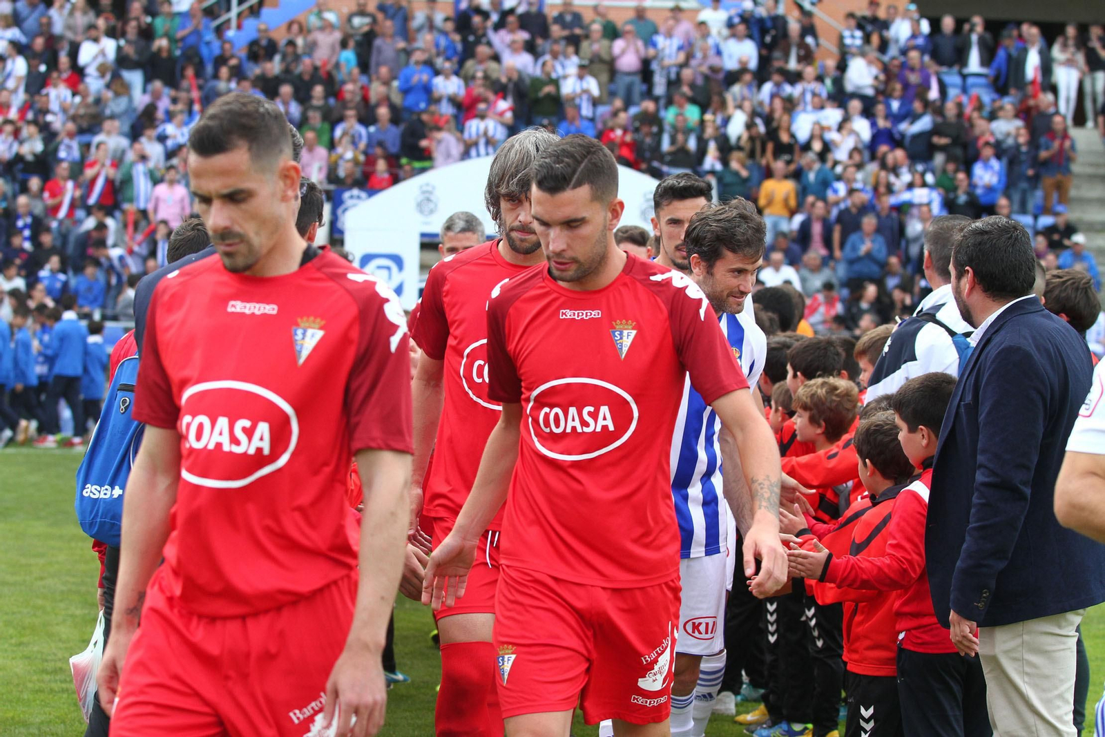 Ambientazo en las gradas del Recreativo de Huelva y el San Fernando