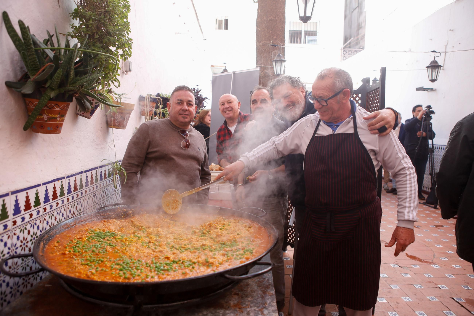 Las fotos de la entrega de medallas de la Asociación Fuerte de Santa Bárbara a la Peña Balona y Julio Vega