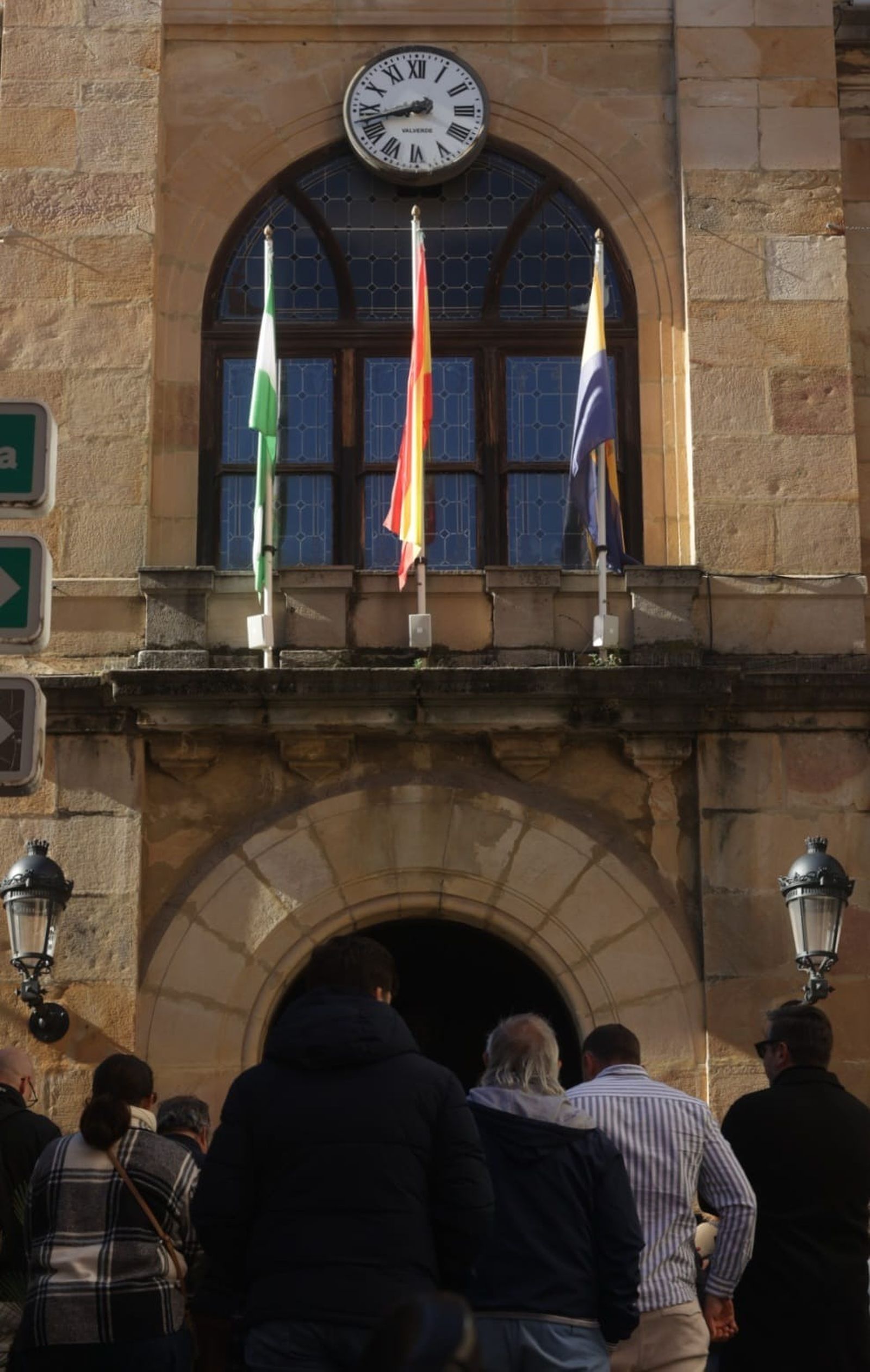 Minuto de silencio en Algeciras por la tragedia de Adamuz.
