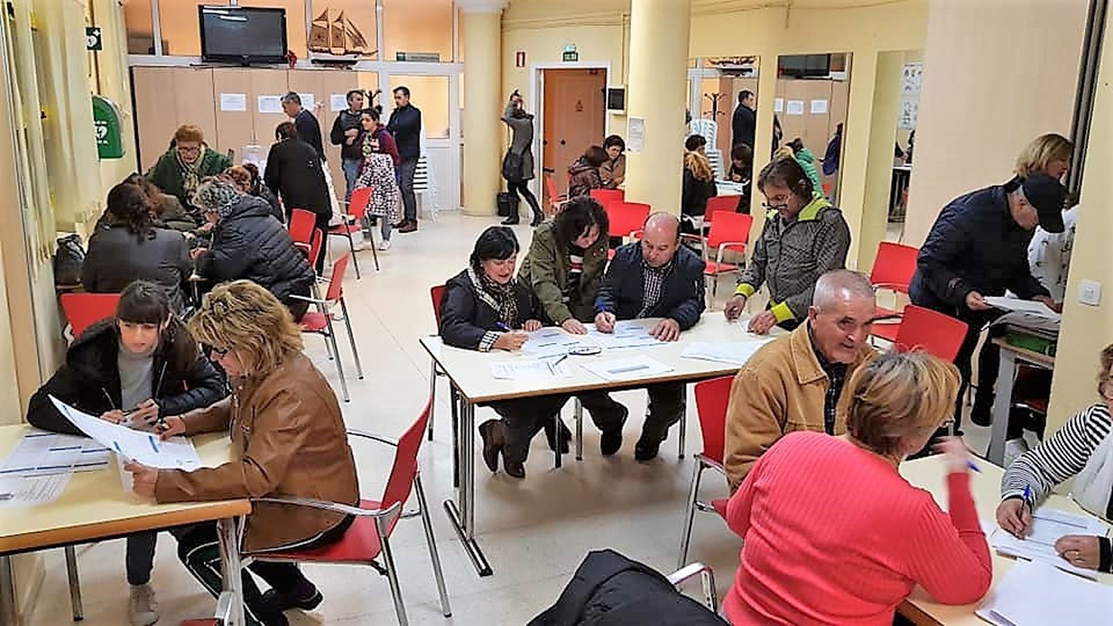 Una de las últimas votaciones en la que los vecinos han elegido los proyectos de los presupuestos participativos.