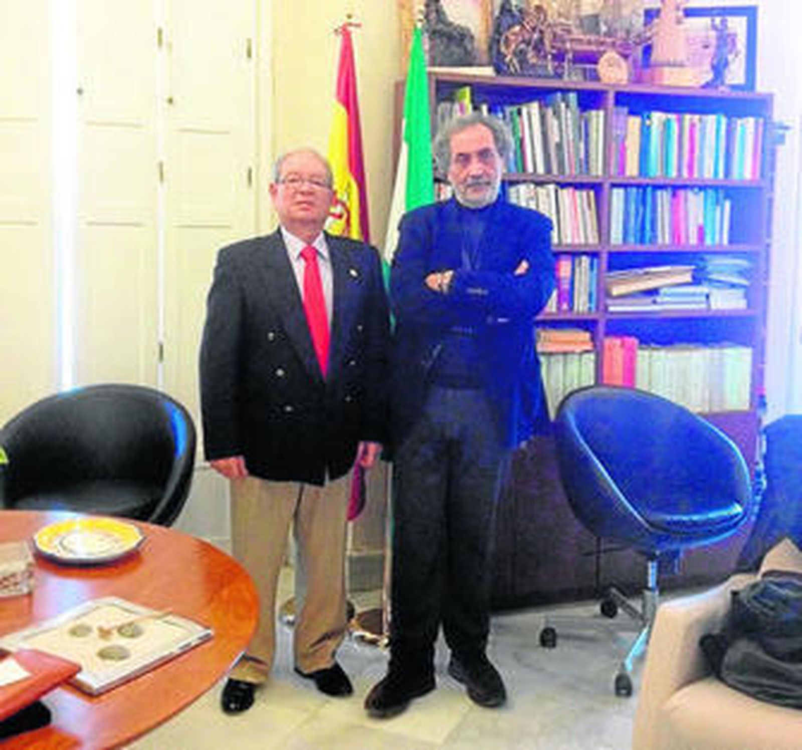 Fernández Calderón, junto a José Chamizo.