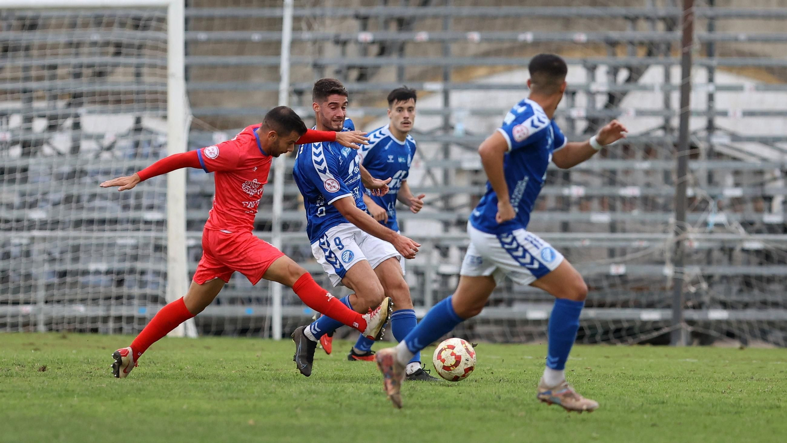 Imágenes del Xerez DFC contra la Deportiva Minerva en el Pedro Garrido de Jerez