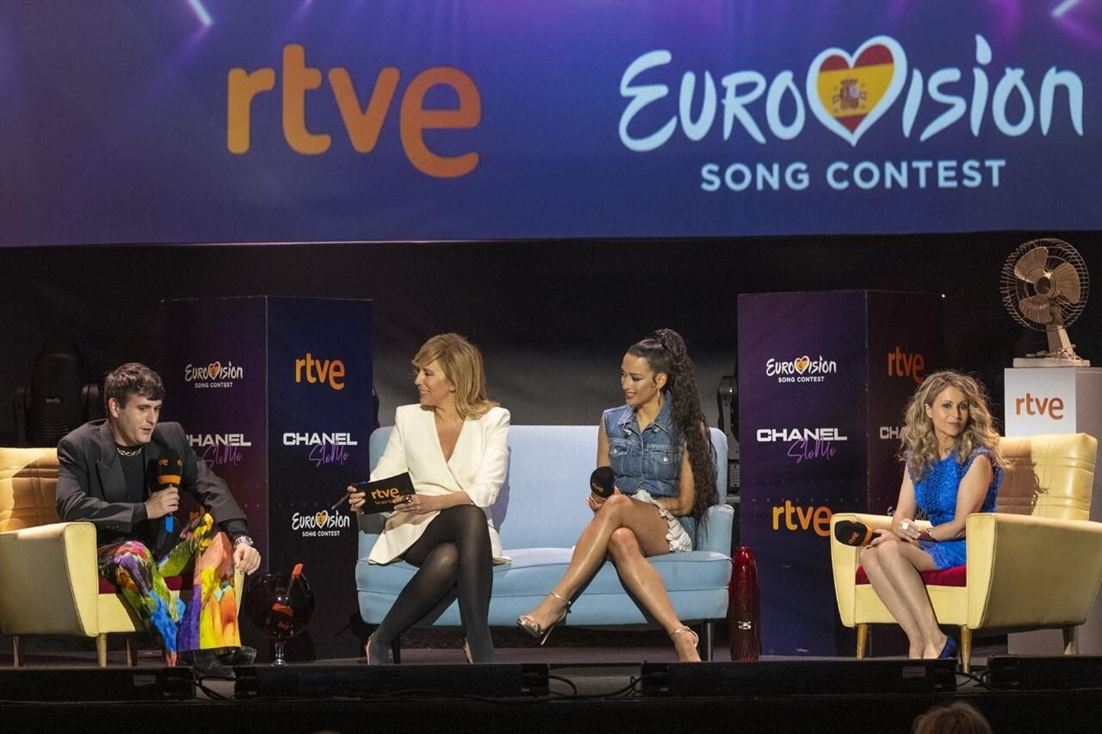 Palomo Spain en su explicación del modelo que lucirá Chanel, junto a la cantante, en su despedida en Madrid