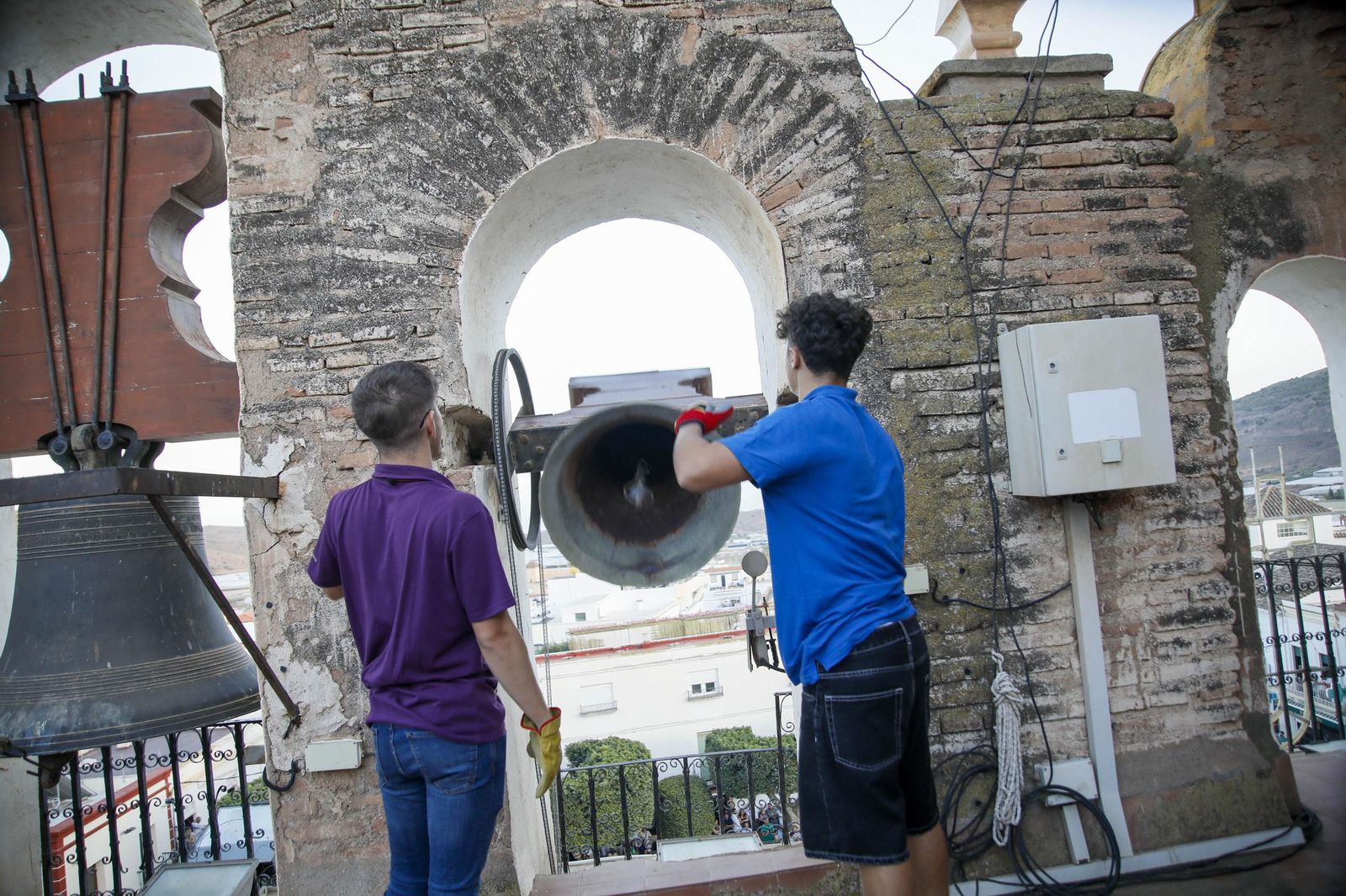 Las imágenes de la misa vespertina y procesión del Cristo de la Luz de Dalías
