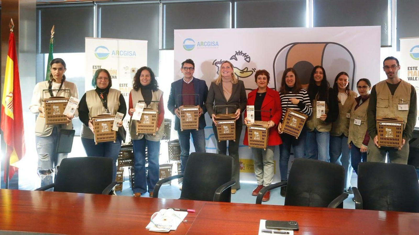 La Mancomunidad del Campo de Gibraltar y Arcgisa ponen en marcha la segunda edición de la campaña 'Este marrón vale la pena'.