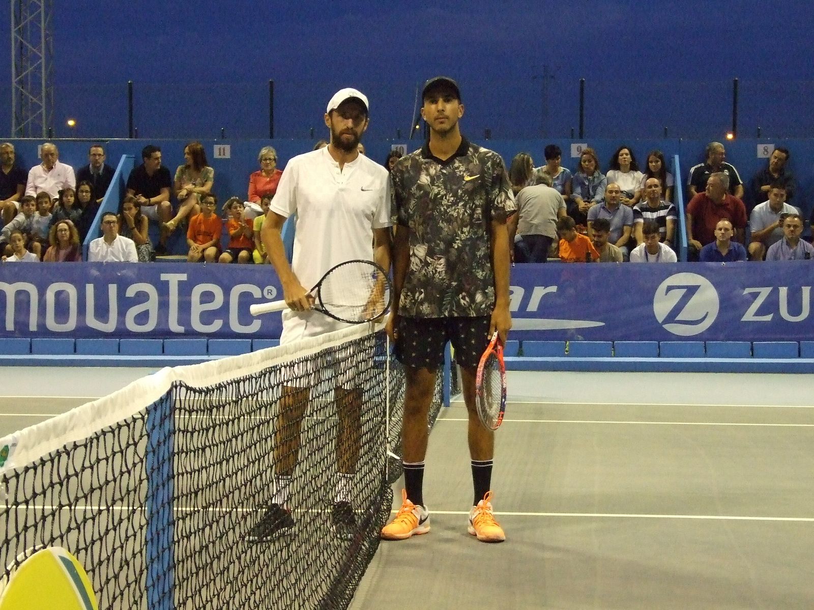 Kravchuk y Roumane posan antes del comienzo de la final del Open Ciudad de Pozoblanco.