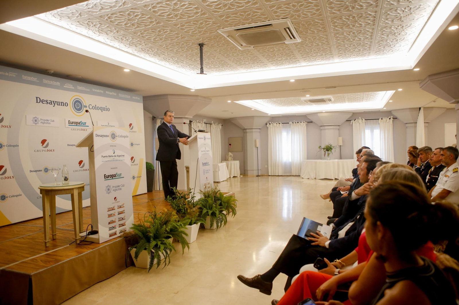 Las fotos del desayuno coloquio de Europa Sur y el Propeller Club de Algeciras con Antonio Sanz