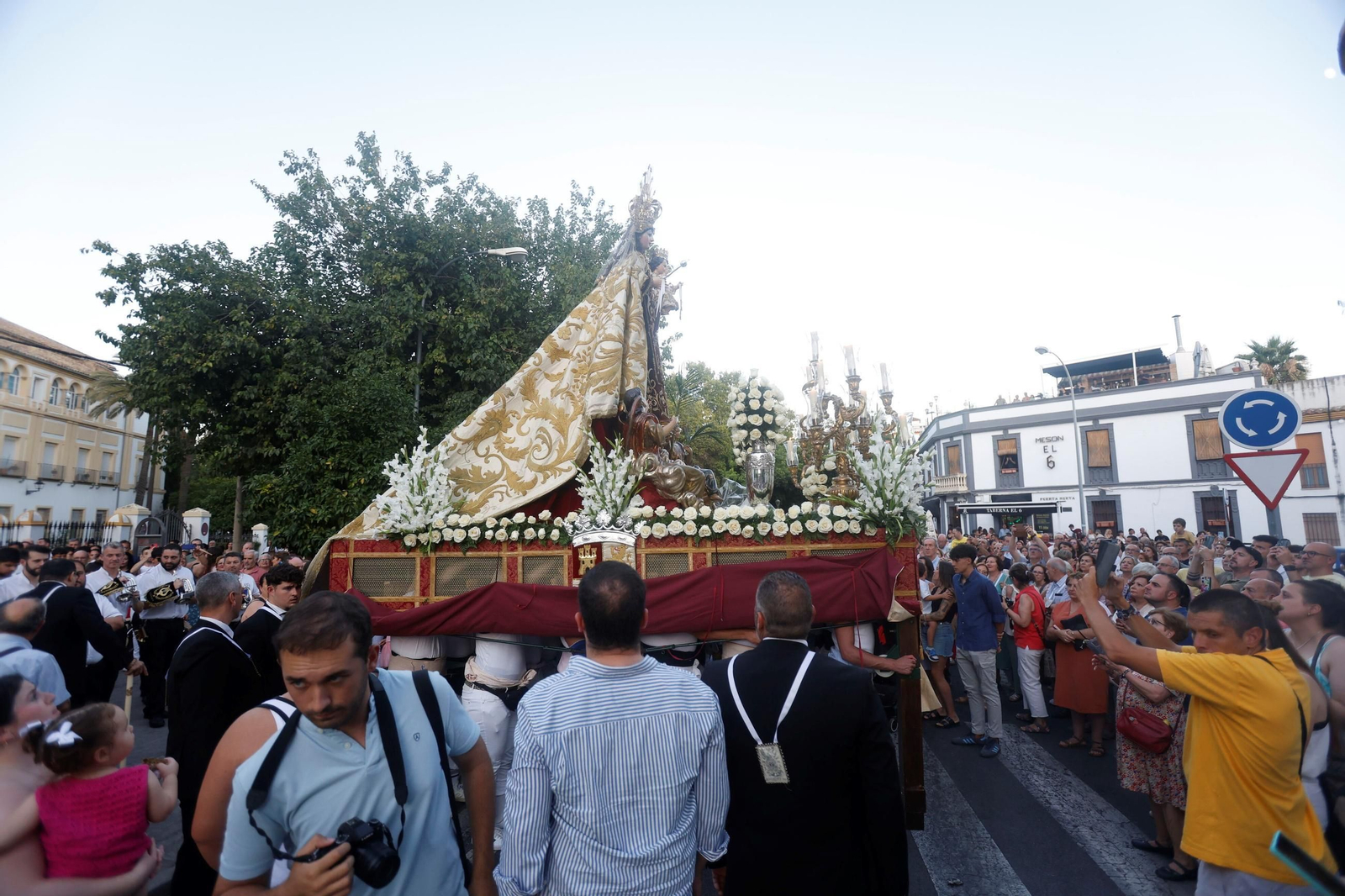 La procesión de la Virgen del Carmen de Puerta Nueva, en imágenes