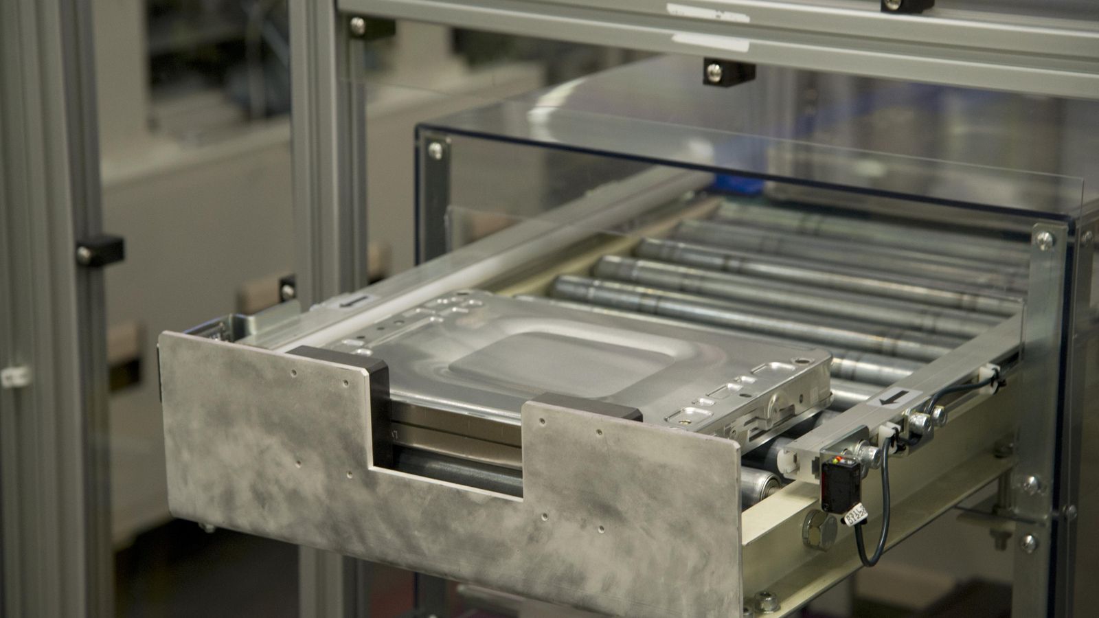 Los módulos que contienen las celdas son testados e incorporados a un sistema de almacenamiento que es escalable según las necesidades de cada caso.