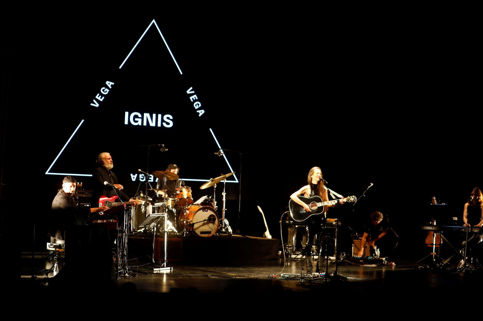 Las mejores imágenes del concierto de Vega en el Festival de la Guitarra de Córdoba