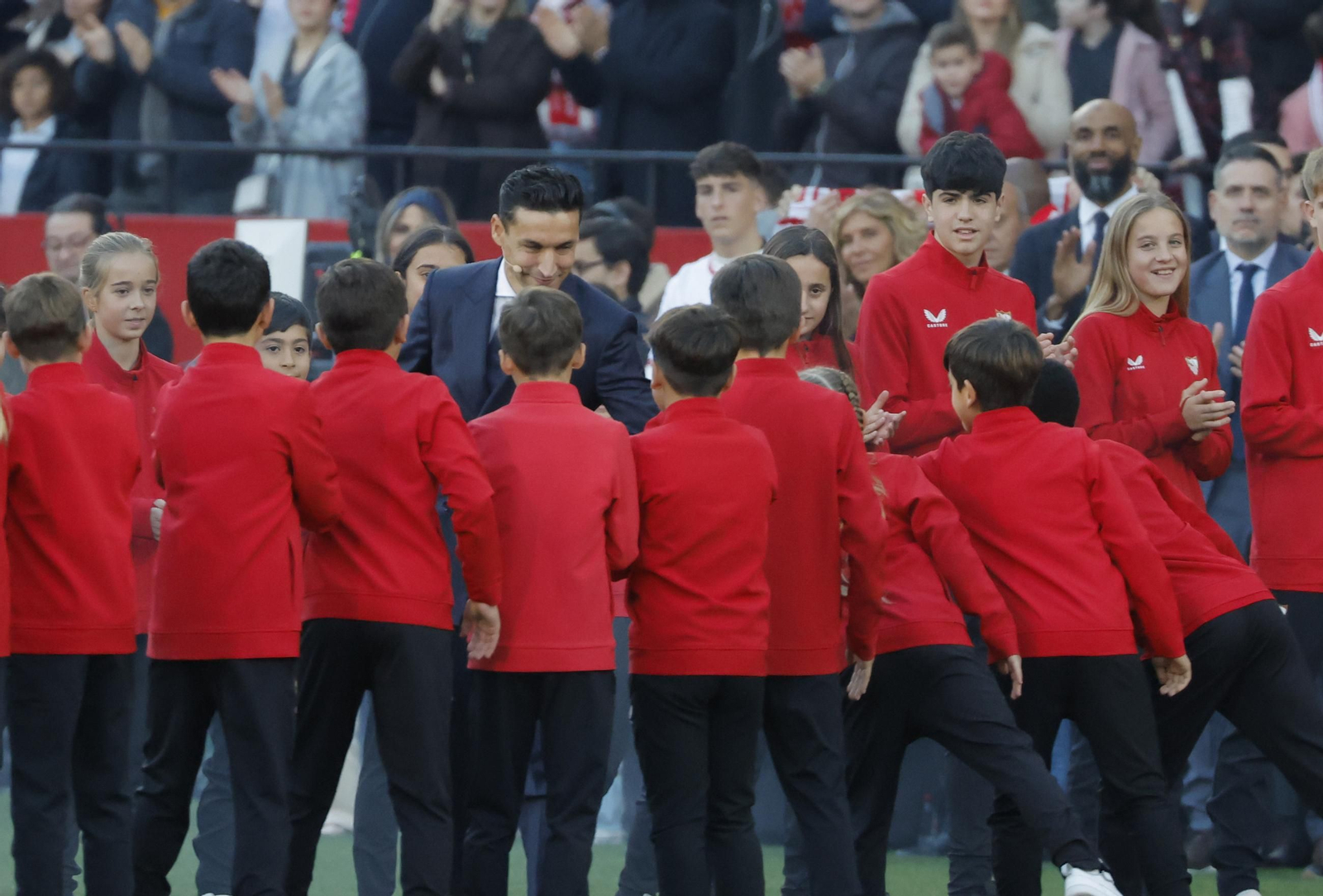 Las imágenes del homenaje a Jesús Navas