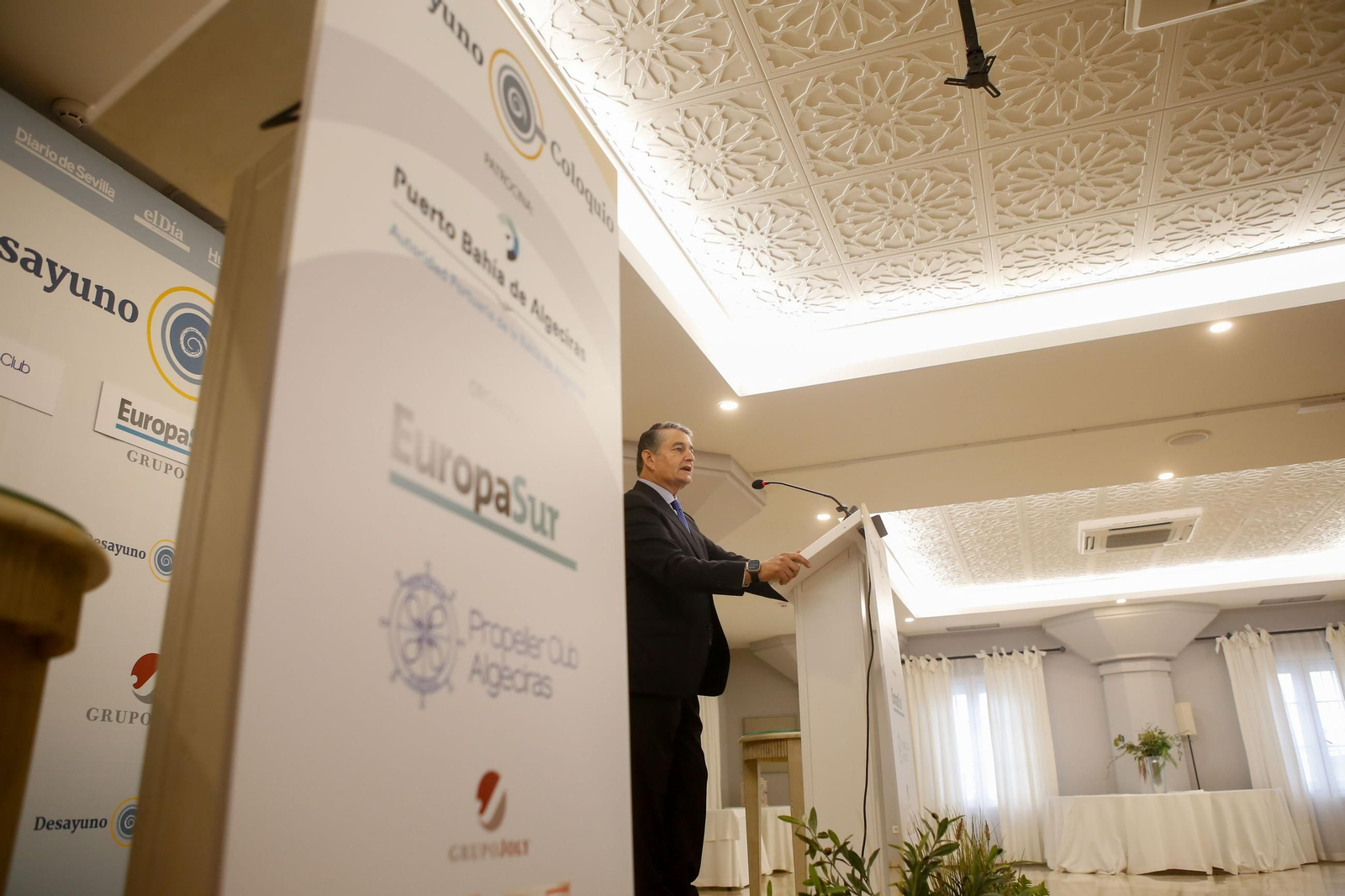 Las fotos del desayuno coloquio de Europa Sur y el Propeller Club de Algeciras con Antonio Sanz