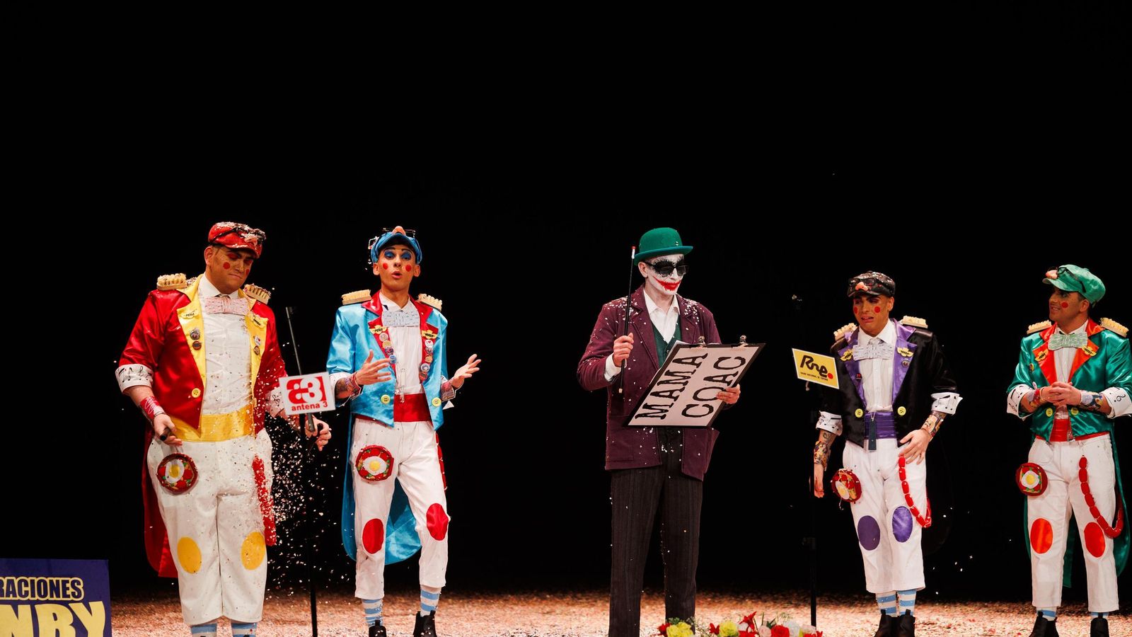 Búscate entre las mejores imágenes de la final del COAC 2025 del Carnaval de Cádiz