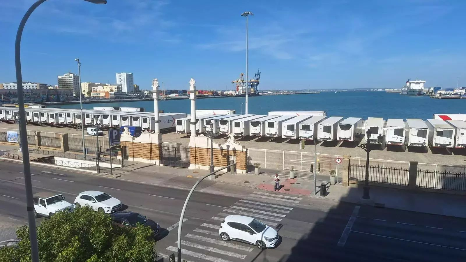 El Muelle Ciudad, hasta los topes de carga con destino a Canarias semanas antes de la última Sail GP.