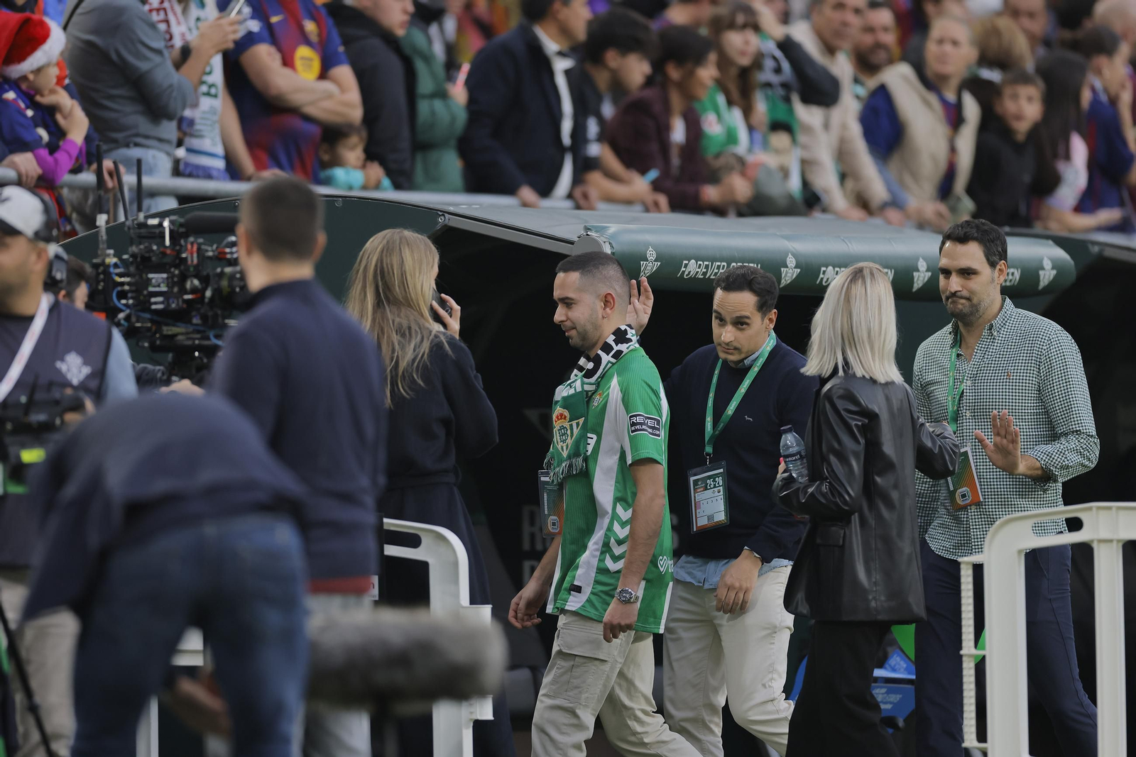 Búscate en las fotos del Betis - Barcelona