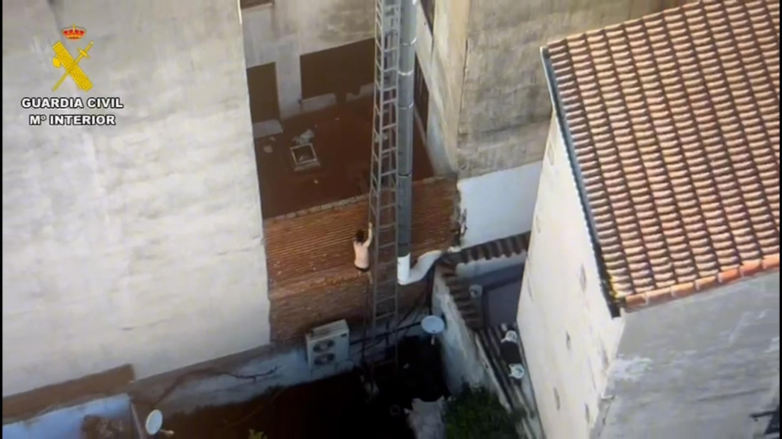 Detenido y en prisión por quebrantar la orden de alejamiento