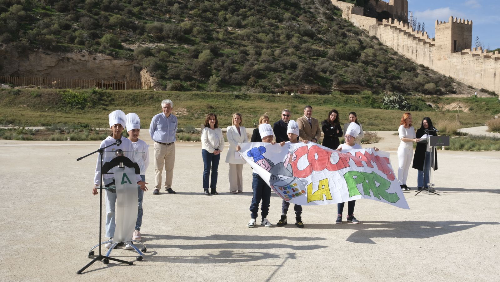 Imágenes de 'Versos por la Paz', en el Parque de La Hoya de Almería