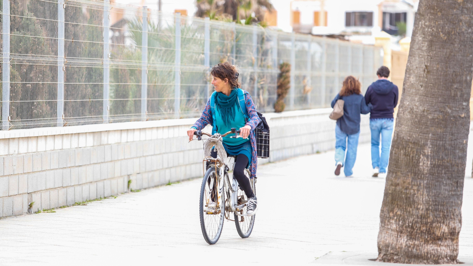 Un día de levante en Tarifa, en imágenes